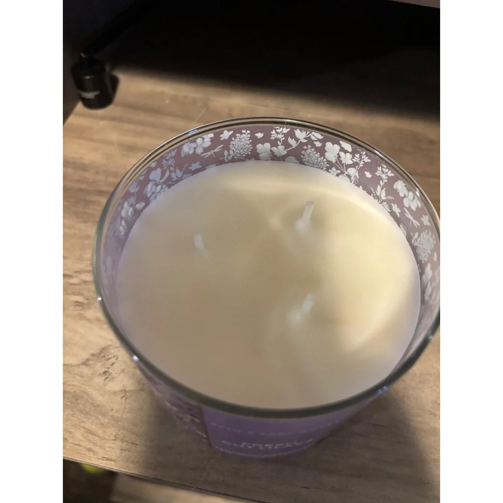Bath & Body Works Fresh Cut Lilac 3 Wick Scented Soy Wax Blend Candle Floral